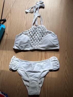 B45 New Women’s AMI Sexy 2Pc Crochet Bikini Set White Small